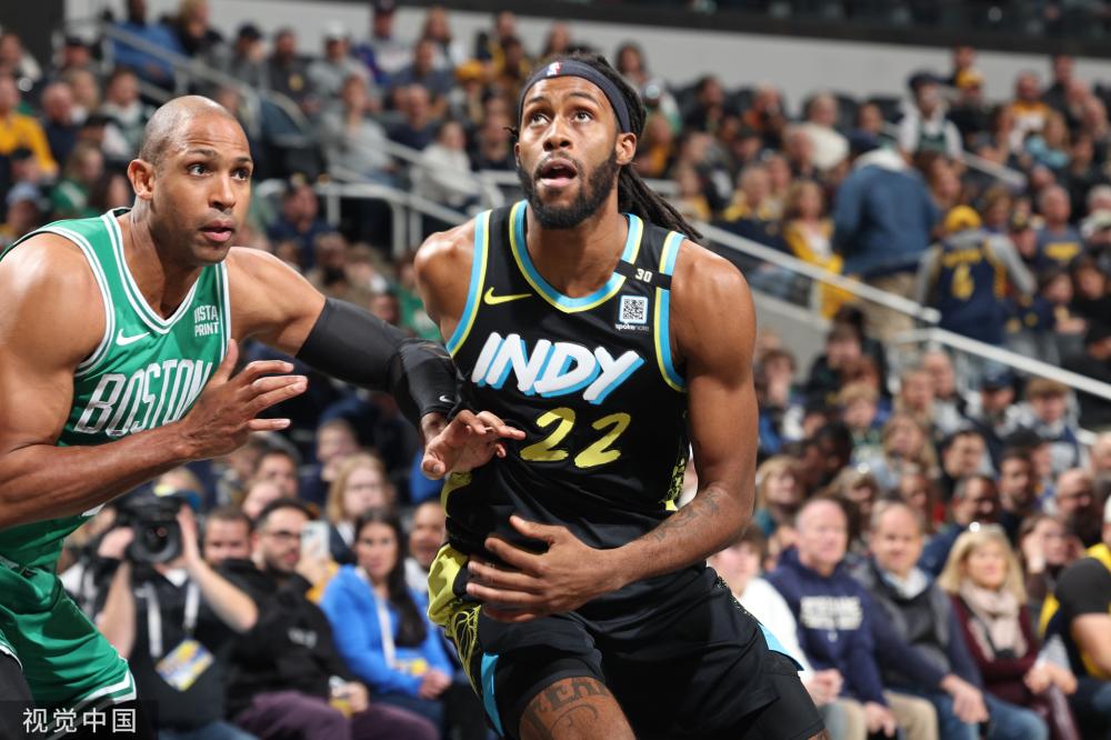 刻利用他的 刻利用他的